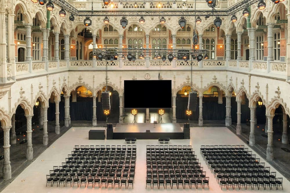 Sapphire House Antwerp, Autograph Collection