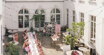 Sapphire House Antwerp, Autograph Collection
