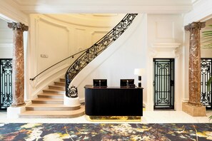 Reception - Sapphire House Antwerp, Autograph Collection (Antwerp)