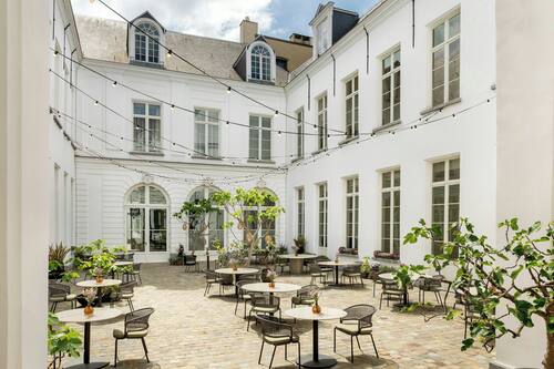 Petit déjeuner, déjeuner, dßner et brunch servis sur place