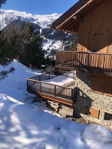 APPARTEMENT TERRASSE PLEIN SUD SUR LES PISTES du dimanche au dimanche