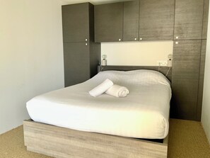 1 bedroom, WiFi, bed sheets - Rêve bleu appartement vue mer B203 dans résidence avec accès plage privé (Le Grau-du-Roi)