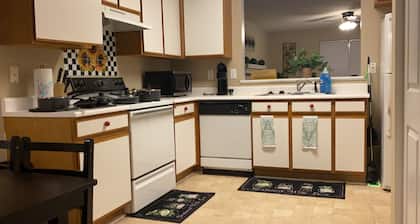 Spacious Condo, King and Twin beds, Peaceful