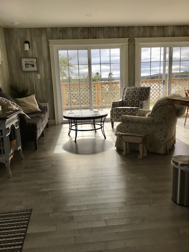 Veronica’s Place - Brand new, roomy cottage on the Bras D'Or Lakes