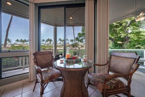 Condo, Multiple Beds (Grand Champions 179) | Dining