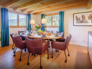 Dining - Chalet Joux Verte - beautiful ski base for 8 with spa - OVO Network (Les Gets)
