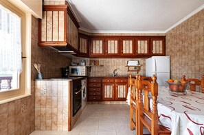 Refrigerador, microondas, horno y lavavajillas 