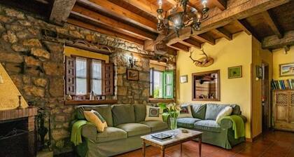 Casa Begoña - country house with mountain views near Ribadesella