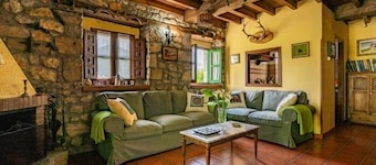Casa Begoña - country house with mountain views near Ribadesella
