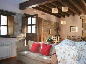 Televisie en een open haard