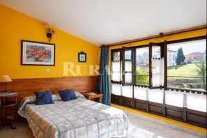 2 bedrooms, iron/ironing board - El Cotero Lines country house in Porrúa (Llanes), Northern Spain | 4 guests (Porrua)
