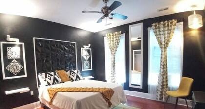 DT, WDC. Sleeps14 4 Bedrooms. 8beds +, 3.5 Bathrooms 2 en-suite. 3 car parking