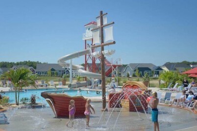 Coastal Club *33756* w 3 BR, 2.5 BA * New Luxury Villa * Sleeps 12
