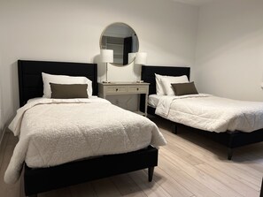 3 bedrooms, desk, iron/ironing board, WiFi