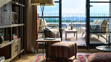 FREIgeist Sundeck Loftsuite | 1 bedroom, hypo-allergenic bedding, minibar, in-room safe