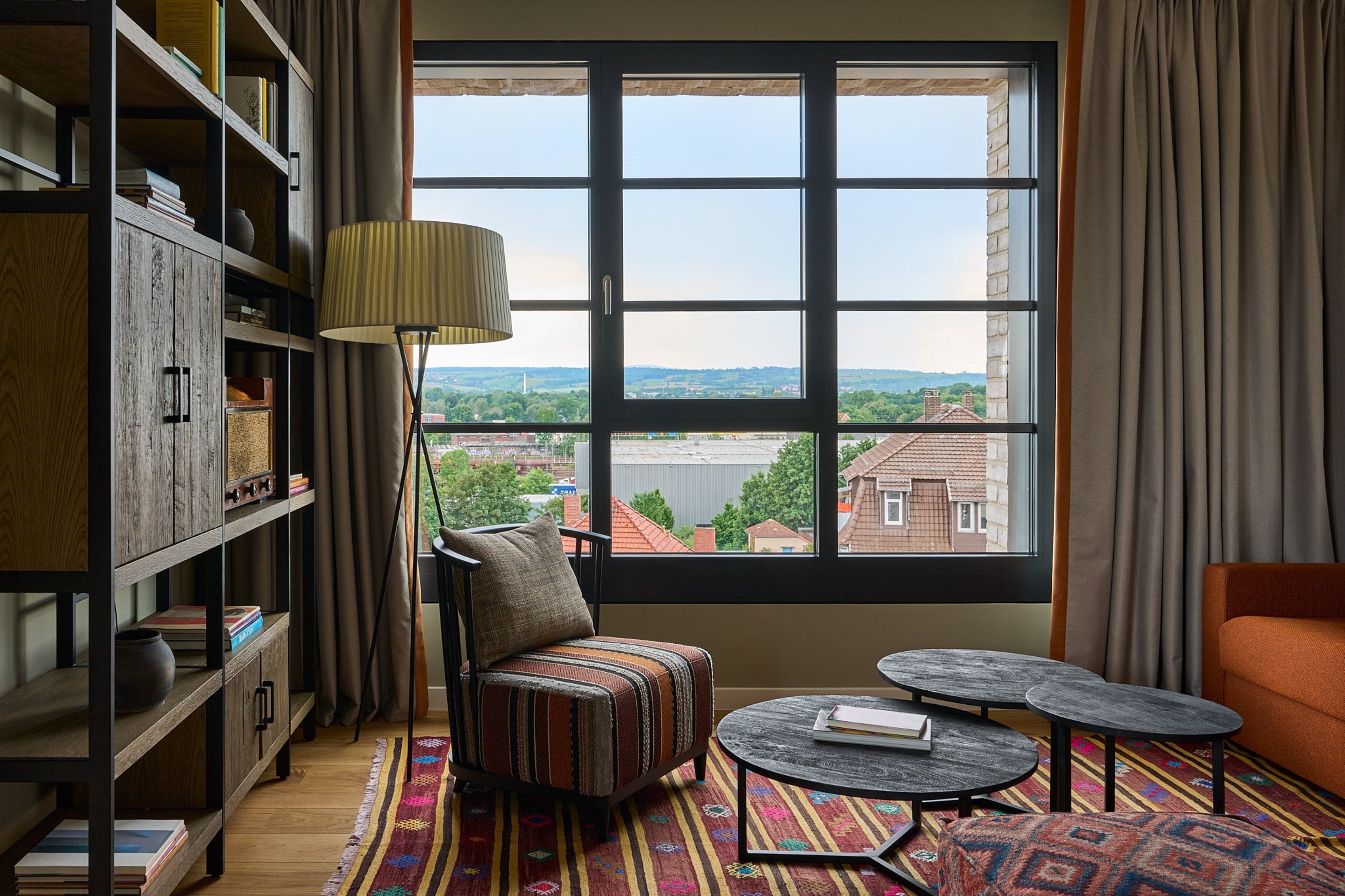 freigeist loftsuite | living area | 42-inch smart tv with digital channels, tv