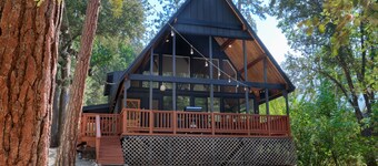 Modern A-Frame next to a creek, minutes to Bass Lake and close to Yosemite 