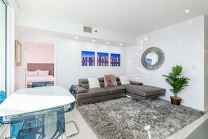 TV - 4309 the club  · PENTHOUSE Oceanview 4bedroom freeparking @brickell (Miami)
