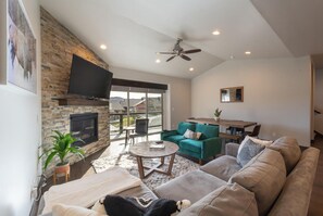 TV, fireplace, ping pong