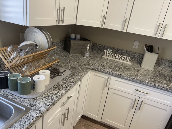 Cookware/dishes/utensils