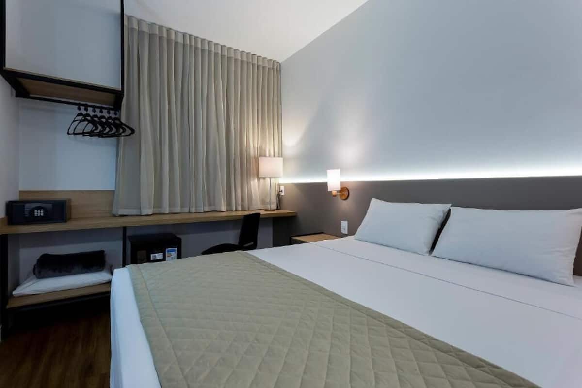 Habitación cuádruple Deluxe, 2 habitaciones | Aire acondicionado