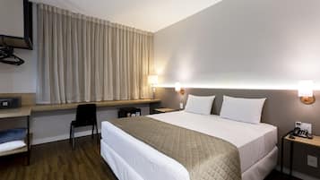 Quarto superior | Frigobar, cofres nos quartos, escrivaninha