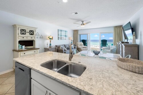 Maravilla 2412 - Renovated with gulf front view & Free Beach Service, DESTIN🏖️☀️🏝️🐬