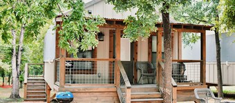 Waterfront Cabin with Kayaking, Paddle boarding, Pool, Hot Tub & more! - SG1