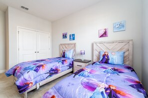 4 Schlafzimmer, Schreibtisch, Bügeleisen/Bügelbrett, kostenloses WLAN
