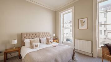 3 bedrooms, iron/ironing board, travel crib, free WiFi