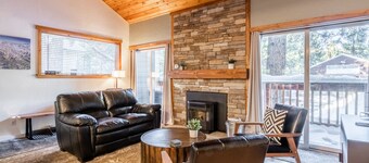 New Listing Updated 1 Bed and Loft 2 Full Bath La Residence IV N7 Sleeps 4 and Steps to Free Shuttle