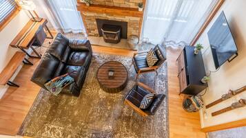 Télévision, cheminée