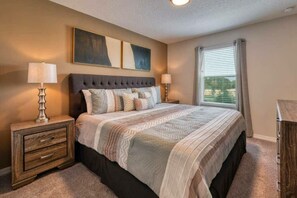 4 bedrooms, iron/ironing board, WiFi, bed sheets