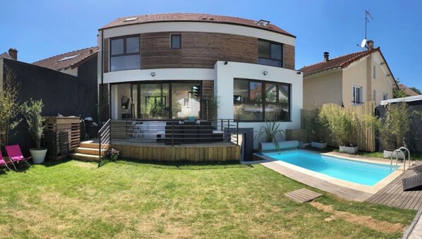 Piscine extérieure, piscine chauffée