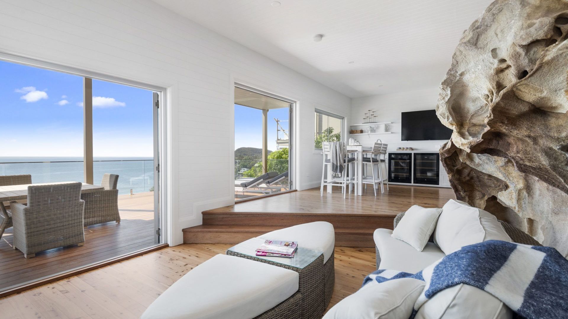 FEATHER TOP by Palm Beach Holiday Rentals — image 13