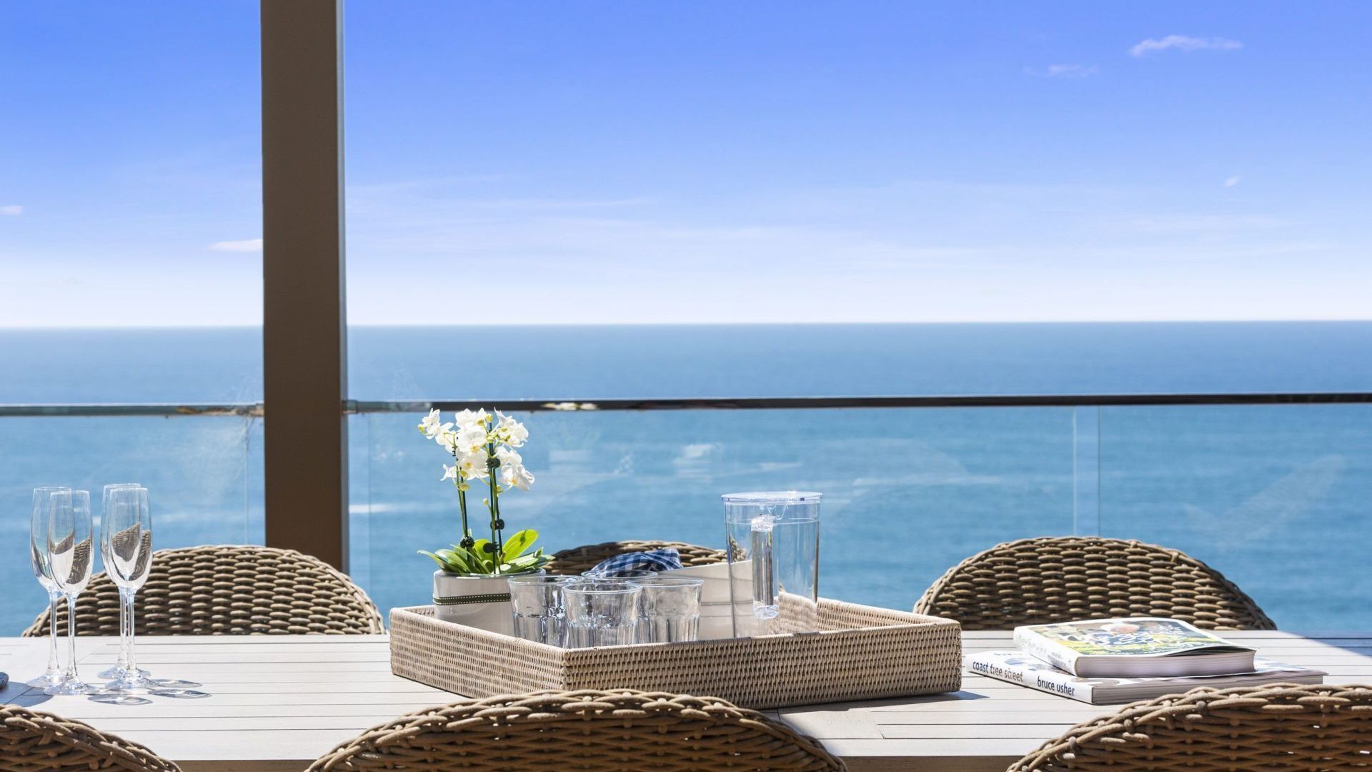 FEATHER TOP by Palm Beach Holiday Rentals — image 5