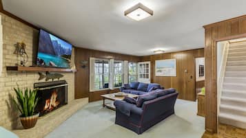 Smart TV y chimenea
