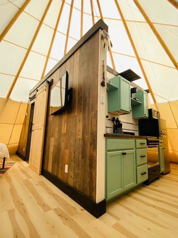 Fridge, microwave, oven, stovetop - Serenity Stays Mesa Verde Tipi (Dolores)
