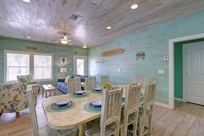 Dining - Blue Wave~Community Pool~Family Friendly~Sleeps 10 (Port Aransas)