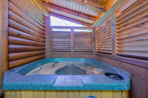 Indoor spa tub
