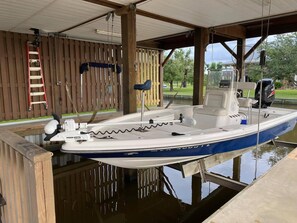 Ensemble douche/baignoire, sèche-cheveux, serviettes fournies, savon