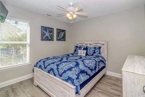 7 bedrooms, iron/ironing board, free WiFi - Welcome to Serinity on the Beach (Myrtle Beach)