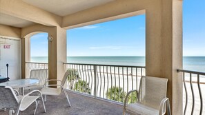 Outdoor dining - Sun and Sea A400   Gorgeous Best Views and Direct Gulf Front (Indian Rocks Beach)
