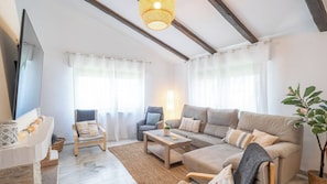 TV, fireplace, ping pong - Villa Universal Beauty Resort Torrox by Ruralidays (Málaga)