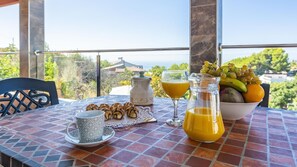 Outdoor dining - Villa Alberto Frigiliana by Ruralidays (Málaga)