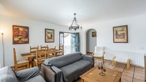 TV, fireplace, table tennis