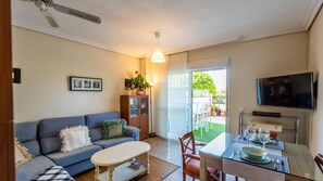 Living area - Apartamento Playamar Torremolinos by Ruralidays (Málaga)