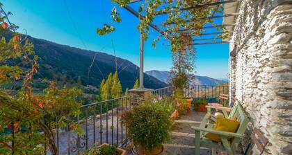 Buenavista de Bubión by Ruralidays