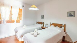 3 soverom, strykejern/-brett, reiseseng for barn og wi-fi