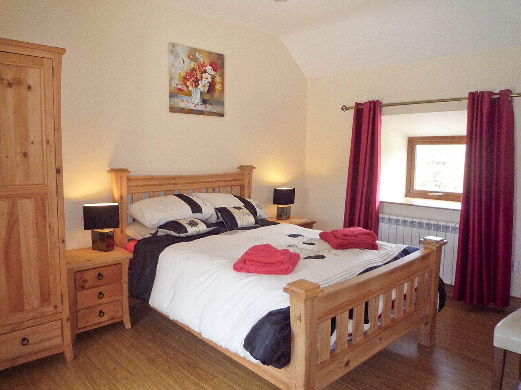 4 bedrooms, bed sheets